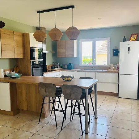 Сasa de vacaciones Cozy And Spacious House In Loudun