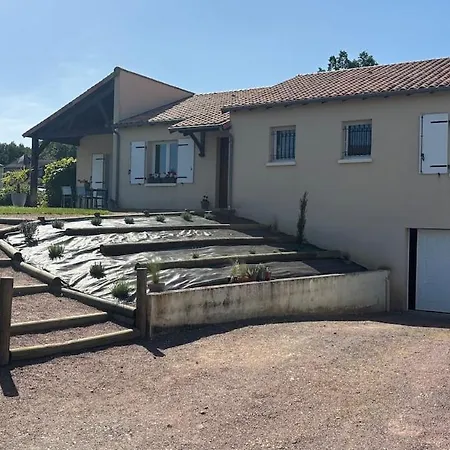 Cozy And Spacious House In Loudun